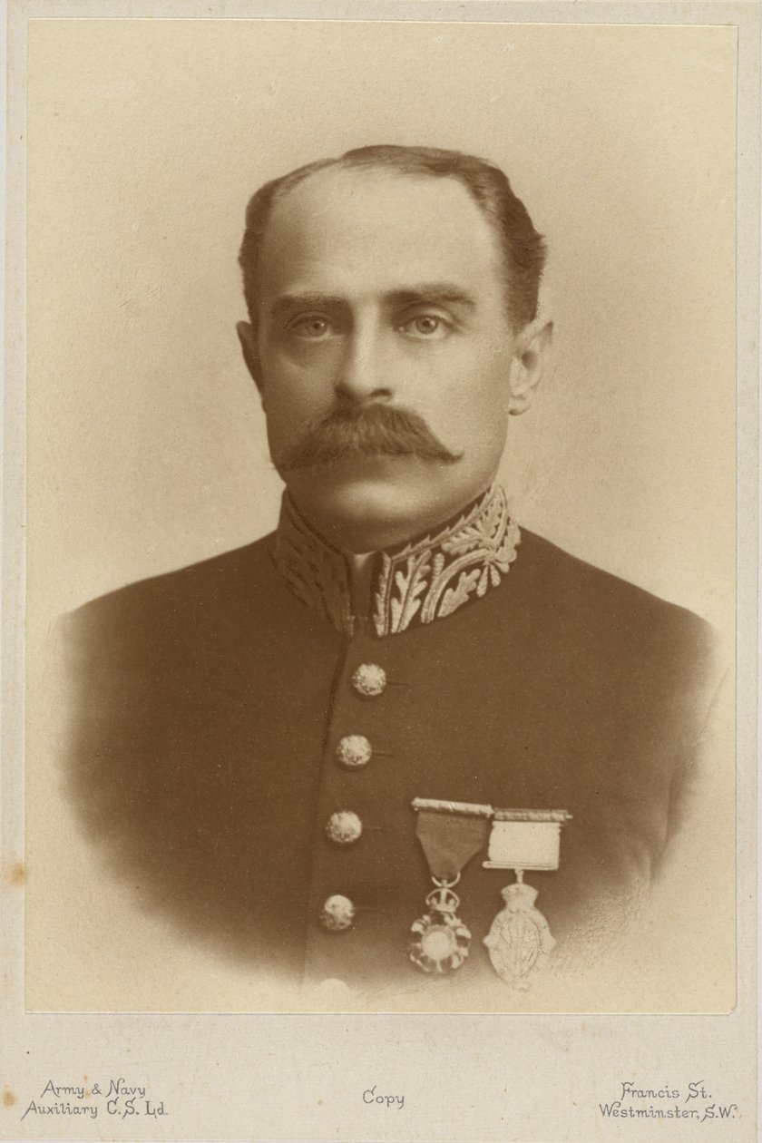 Portrett av Francis Younghusband (s/hvitt bilde) av English Photographer