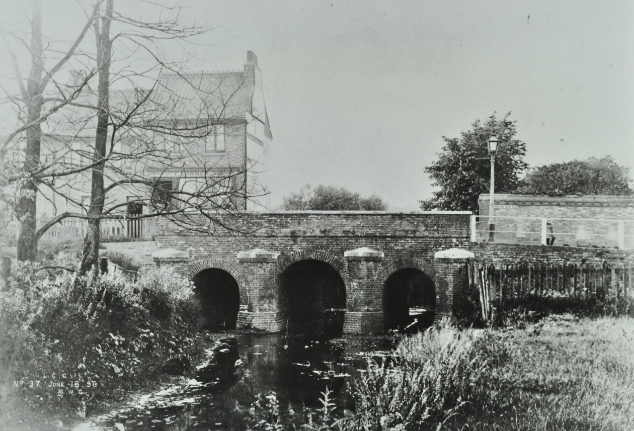 Roe Bridge, Mitcham Lane, 1897 av English Photographer