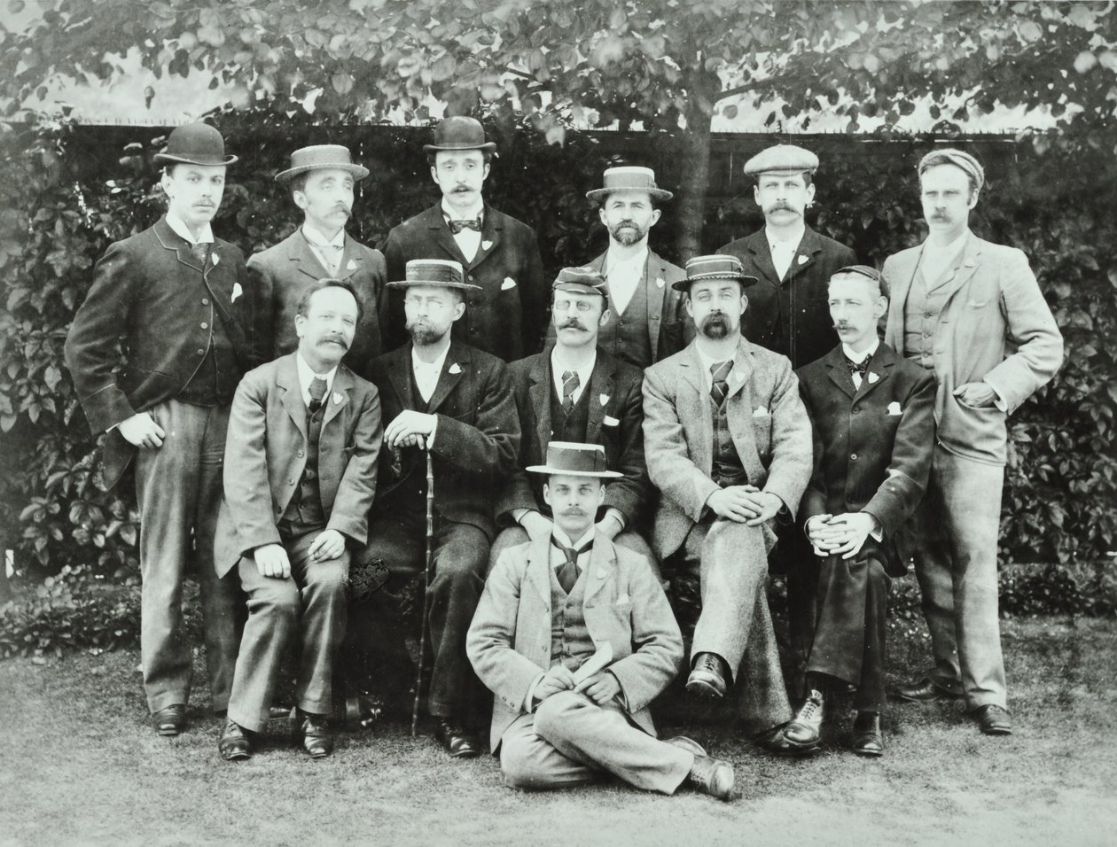 Rosendale Road School: grupper av lærere, 1897 av English Photographer