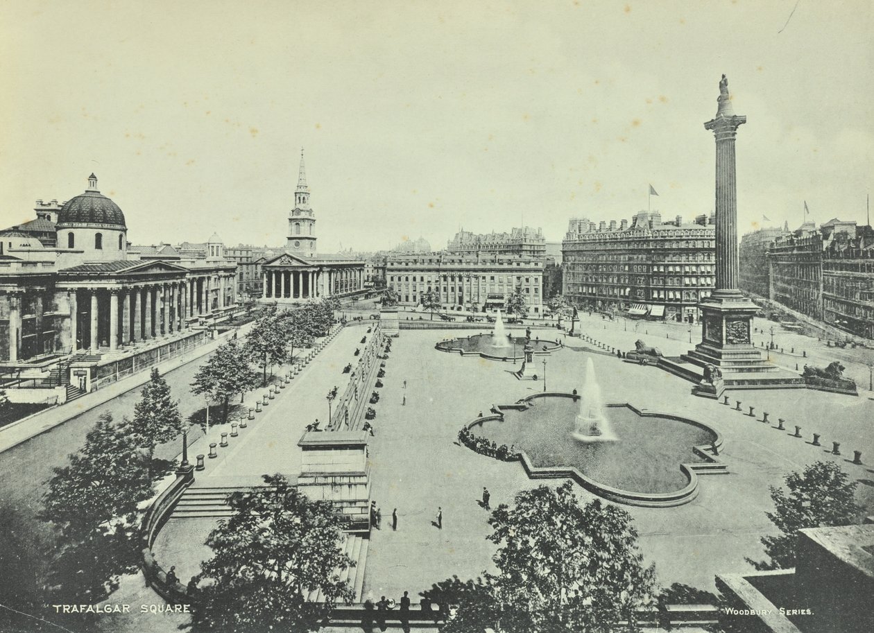 Saint Martin in the Fields National Gallery Nelsons Column, Trafalgar Square, Westminster LB: takutsikt mot øst, 1895 av English Photographer