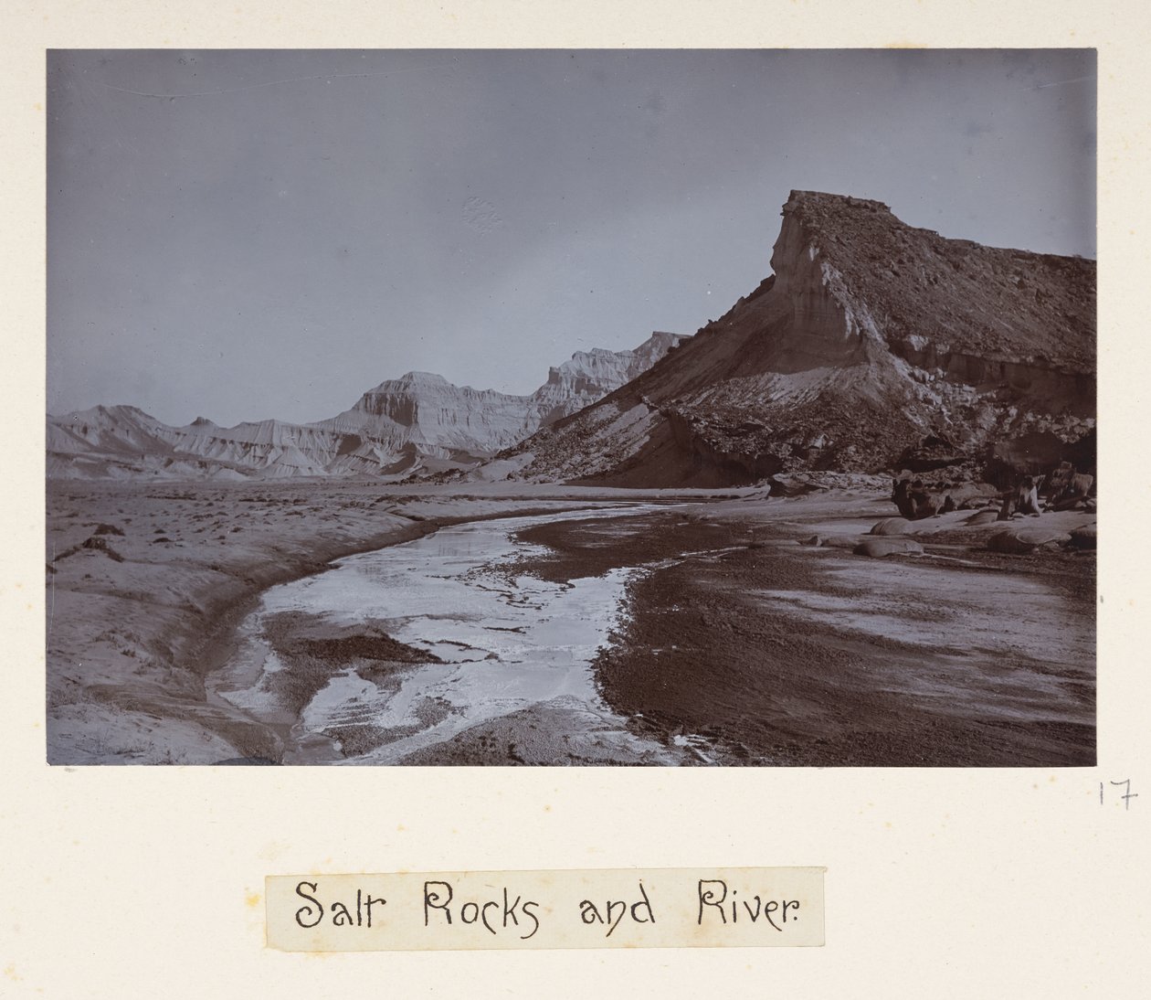 Salt Rocks and River, fra 