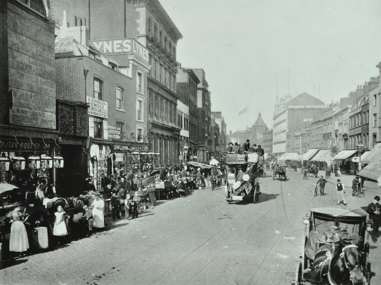 Shoreditch High Street: ser nordover, 1896 av English Photographer