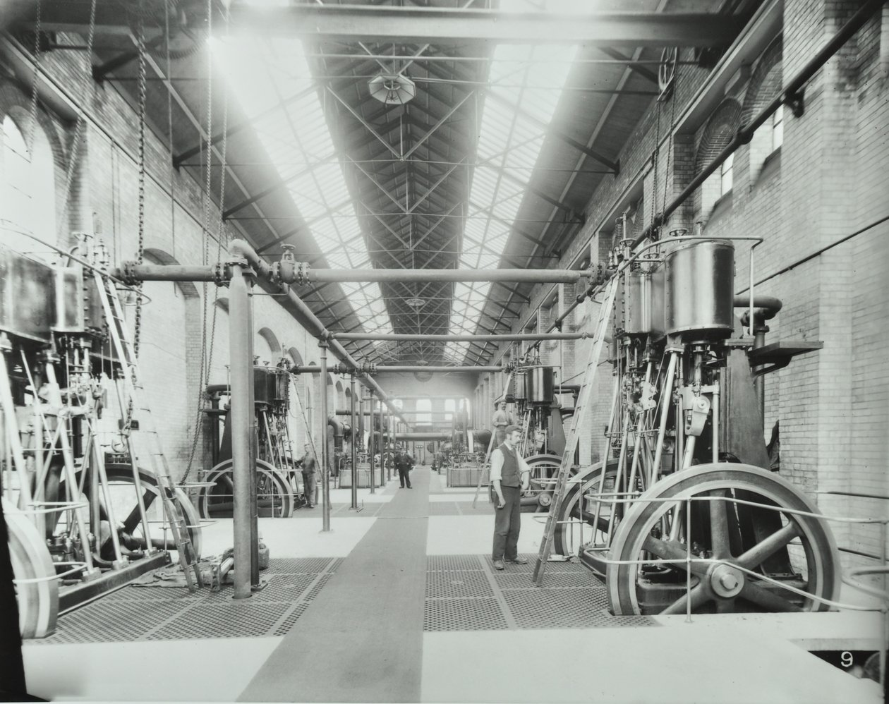 Southern Outfall Sewer, Crossness: interiøret i maskinhuset, 1894 av English Photographer