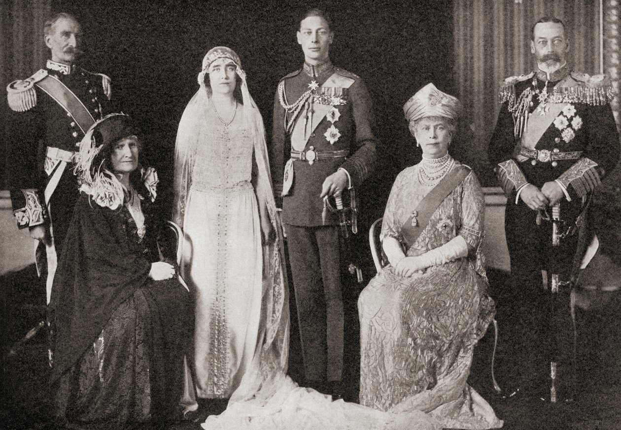 Den britiske kongefamilien i bryllupet til hertugen og hertuginnen av York, 1923, fra The Story of Twenty Five Years, publisert 1935 av English Photographer