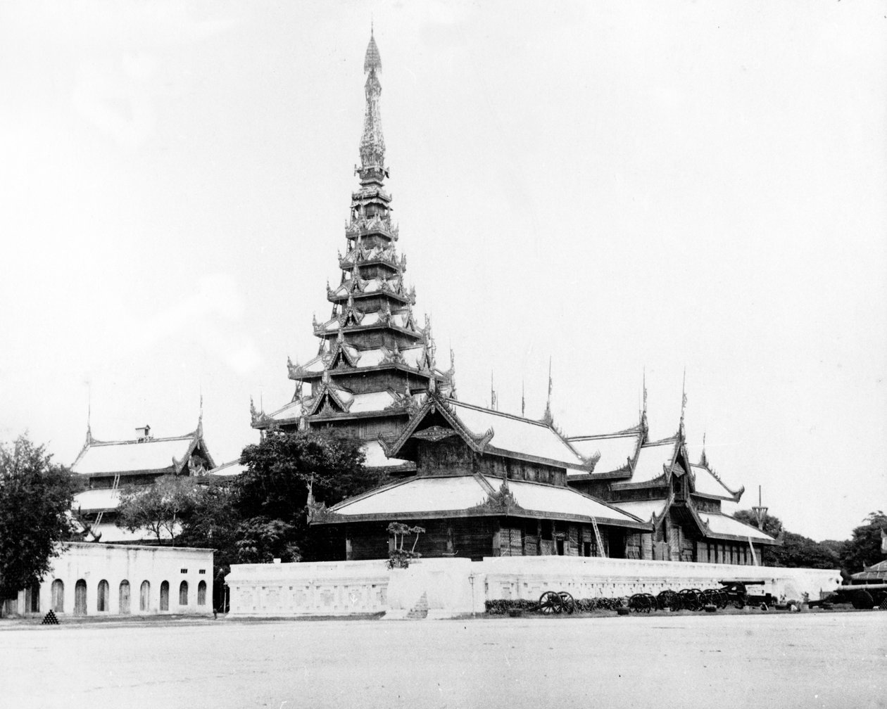 Den store publikumshallen ved Kings Palace, Mandalay, ca. 1890 av English Photographer