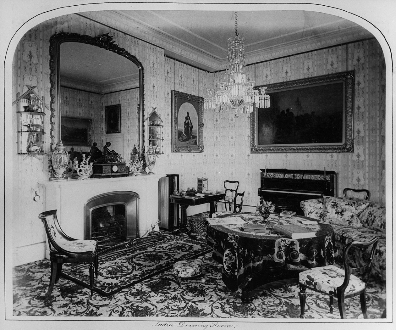 The Ladies Drawing Room, Osborne House av English Photographer