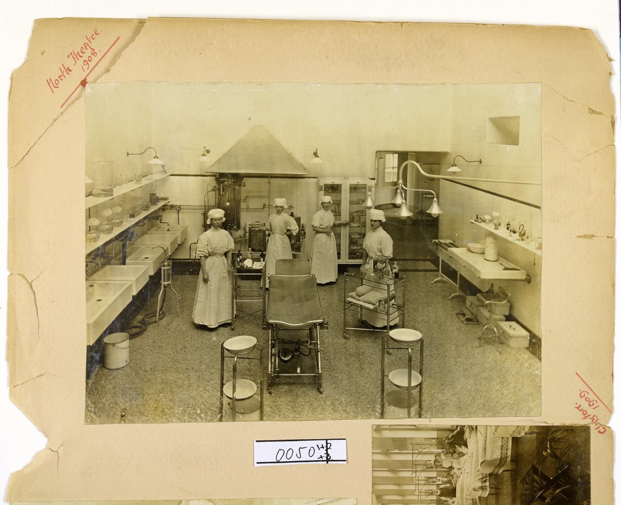 The North Theatre, St. Thomas Hospital, 1908 (sepia-bilde) av English Photographer
