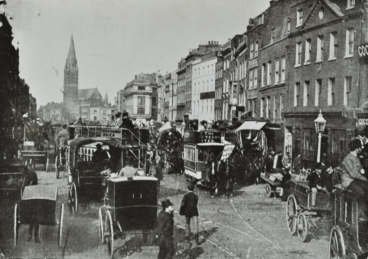 Whitechapel High Street, med utsikt mot øst, 1890 av English Photographer