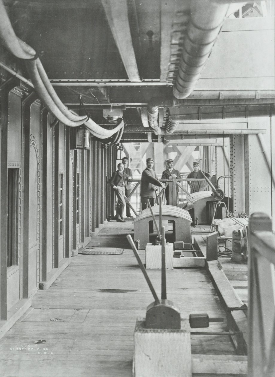 Woolwich Ferry: nordpontong hydraulisk spakplattform, 1896 av English Photographer