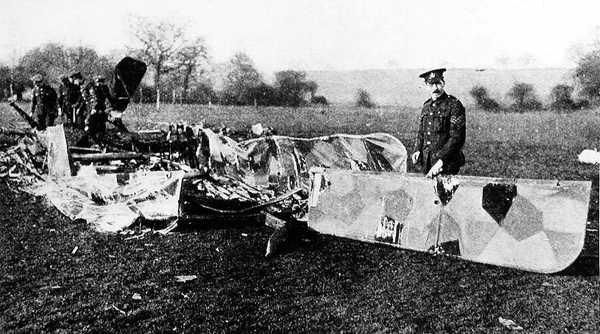 Vraket av Raider brakt ned i Essex, 28. januar 1918 av English Photographer