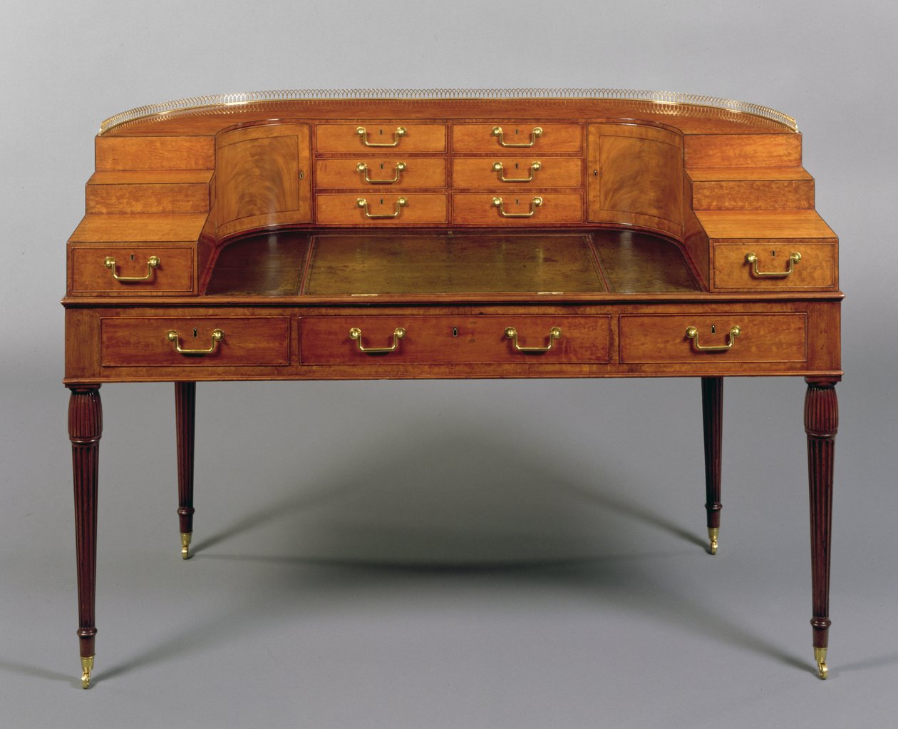 En George III Carlton House Desk, ca. 1800 (tre) av English School