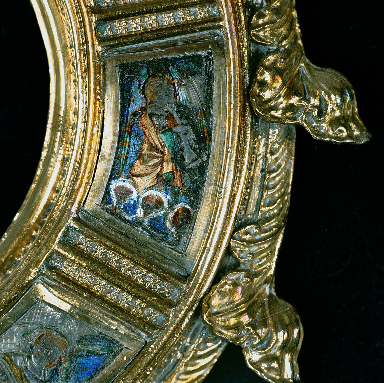 Engel som spiller et blåseinstrument, detalj fra crozieren til William of Wykeham (ca. 1320-1404) (forgylt sølv og champleve-emalje) (se 205100-32) av English School