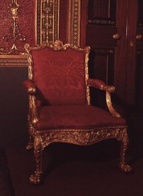 Lenestol, designet av Robert Adam, utført av Thomas Chippendale, 1764 (giltwood) av English School