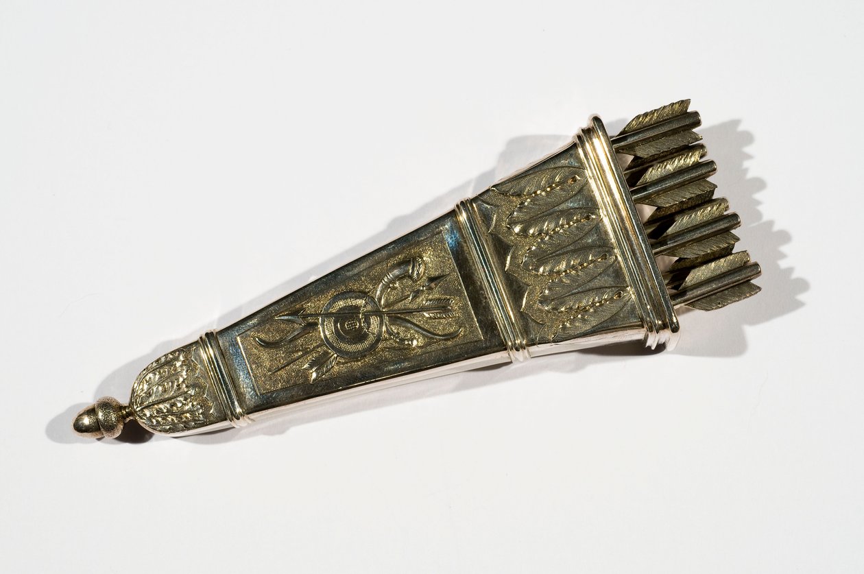 Etui som inneholder prydpiler (sølv) av English School