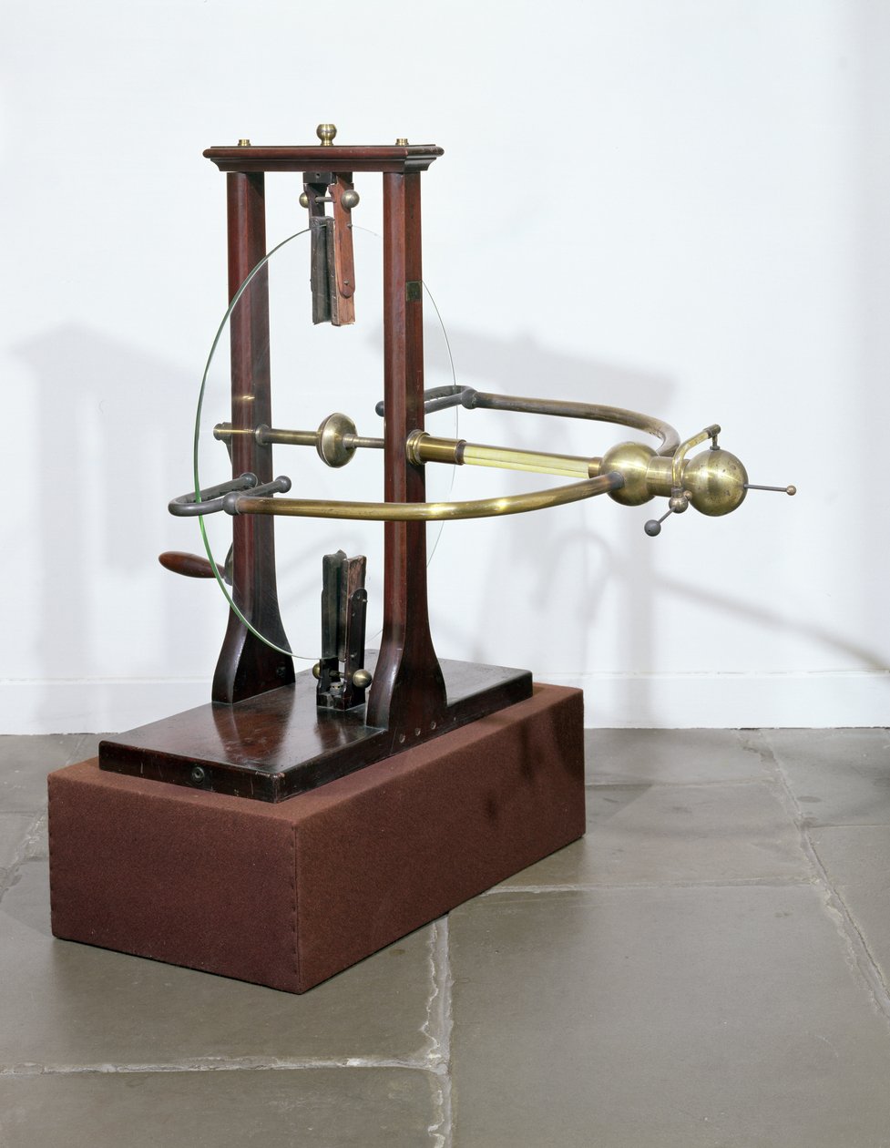 Elektrostatisk platemaskin, etter et design av Jan Ingenhousz (1730-99) av English School