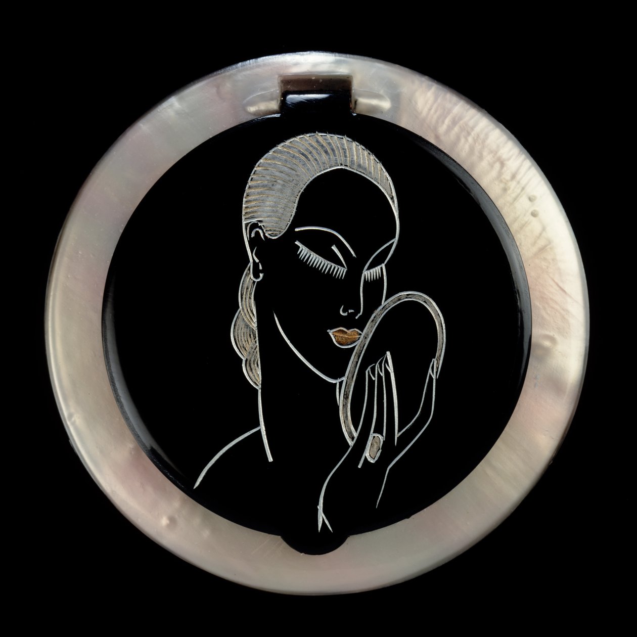 Elegance Powder Compact, 1920-30 (håndgravert bakelitt) av English School