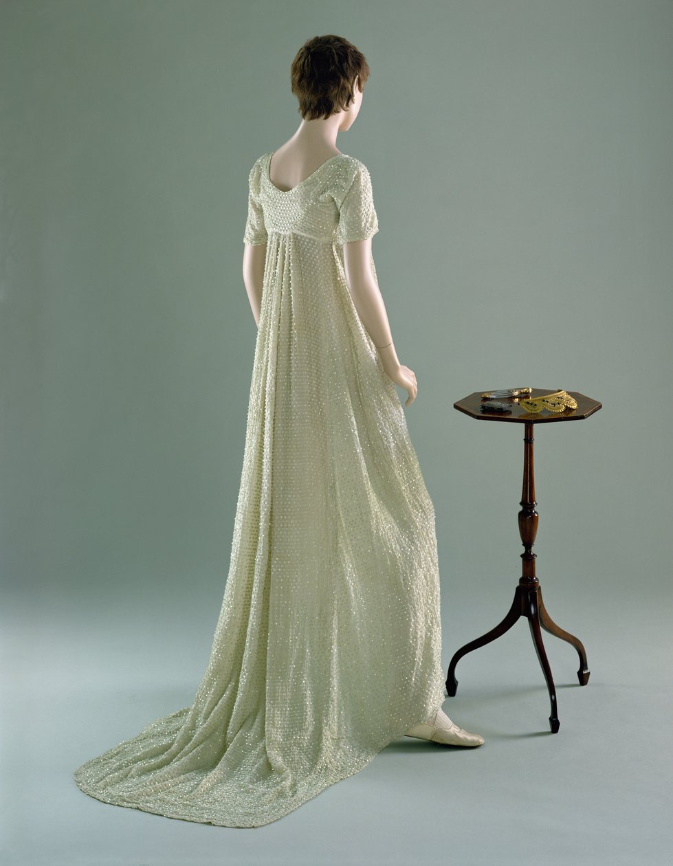 Aftenkjole, 1800 (bomullsmuslin og glassperler) av English School
