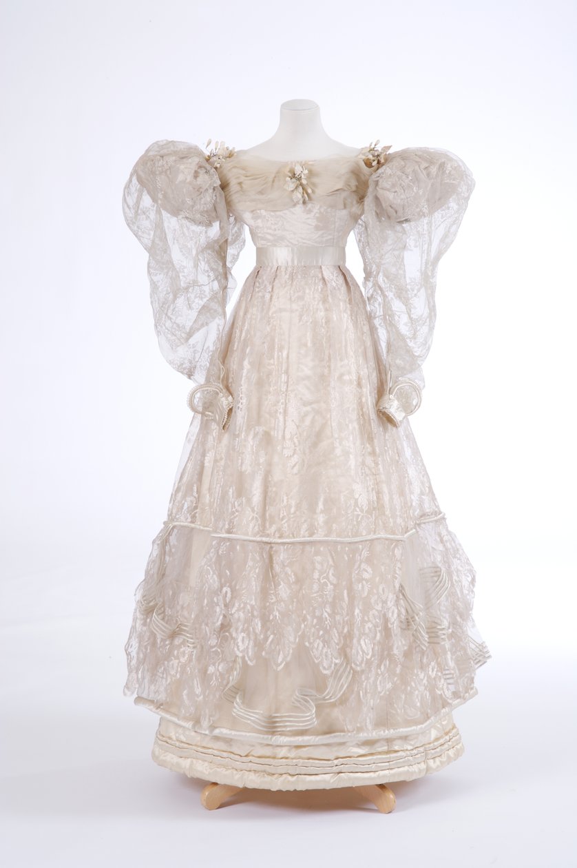 Aftenkjole, 1829 (silke og maskinvevd gasbind) av English School