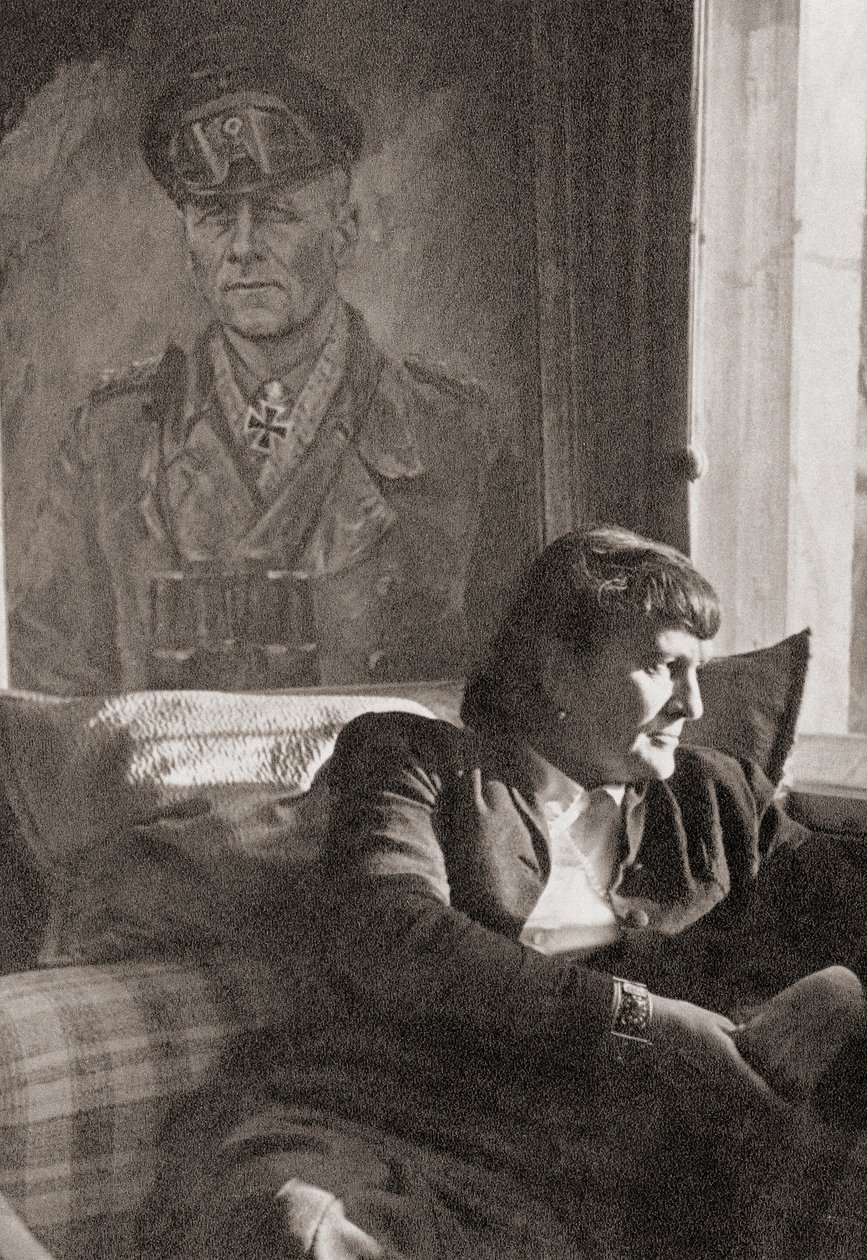 Fru Rommel av English School