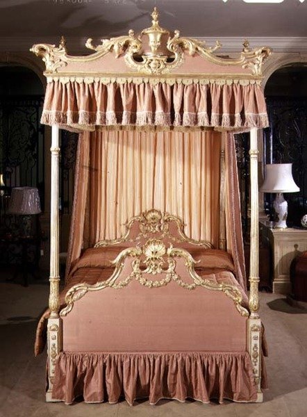 George III himmelseng, sent på 1700-tallet (utskåret og malt forgylt tre) av English School