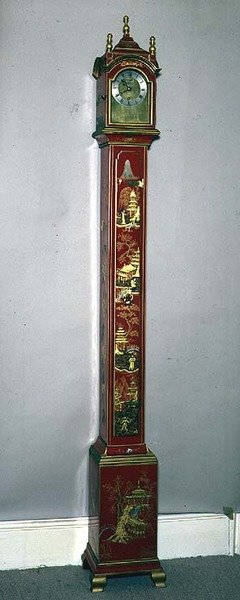 Bestemorsklokke, dekorert med forgylt chinoiserie, kuppelhette og messingurskive av Samuel Short av English School