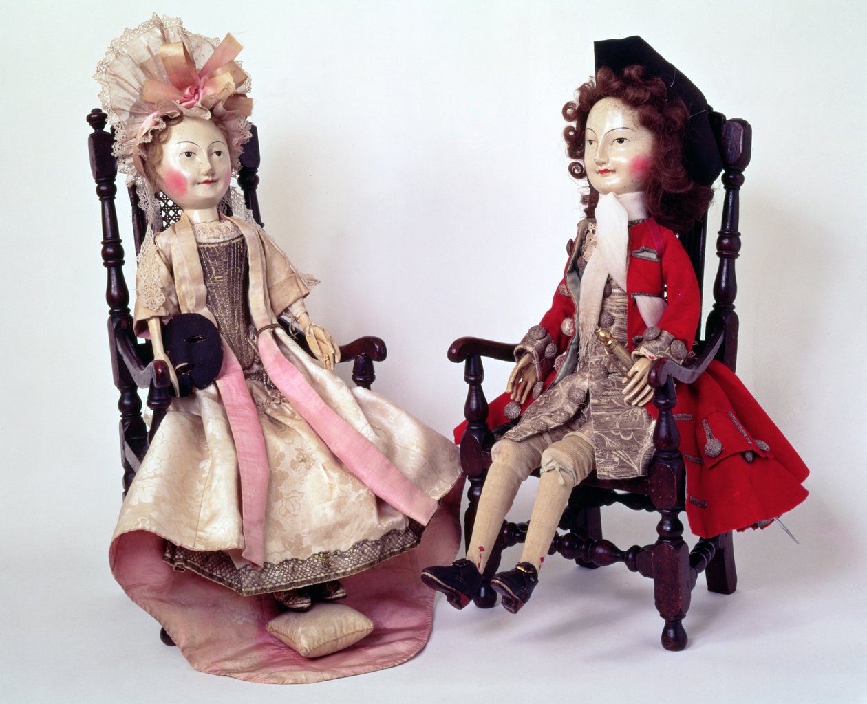 Lord og Lady Clapham, tredukker laget i William og Mary-perioden, sent på 17., ca. 1680-tallet (se også 2453) av English School
