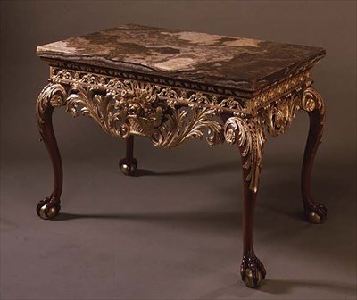 Marmorbord med kule- og kloføtter, ca. 1720 (pakke forgylt og marmor) av English School