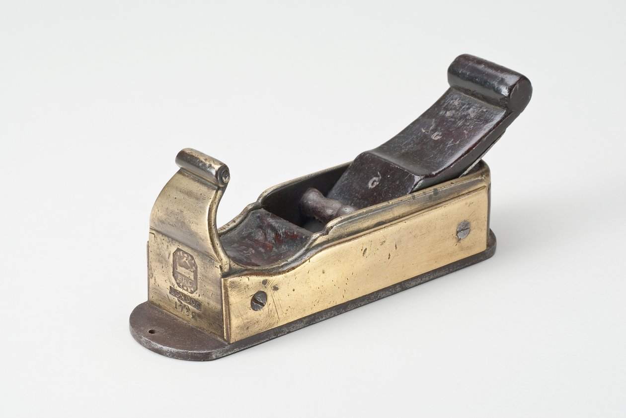 Gjæringsfly, 1739 (våpenmetall, stål og palisander) av English School