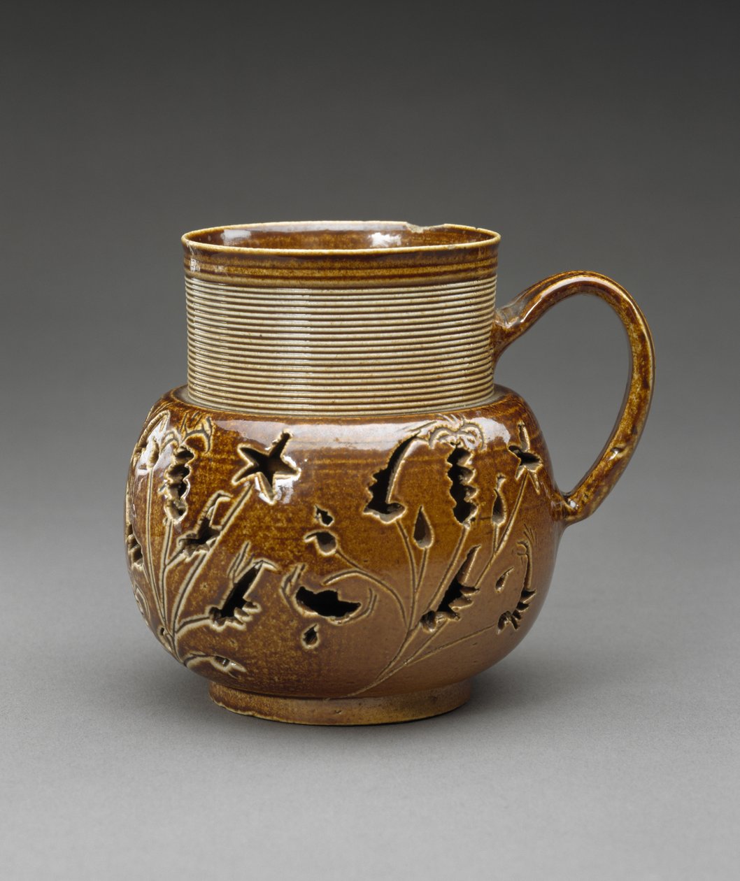 Krus, c. 1690-1705 (saltglasert steintøy) av English School