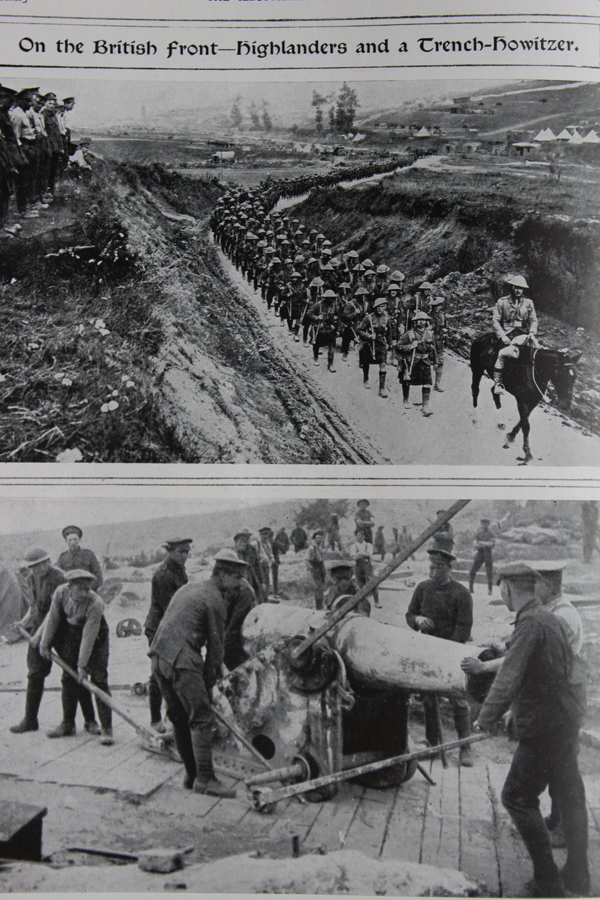 På den britiske fronten - Highlanders and a Trench Howitzer, 1914-18 av English School