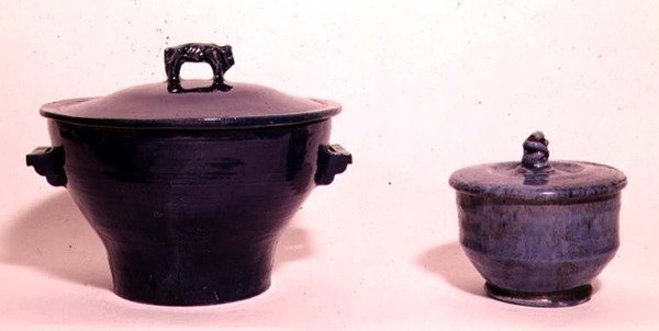 Gryter designet på Omega-verkstedene, ca. 1917 (keramikk) av English School