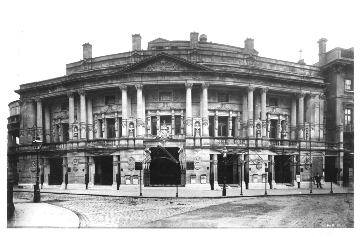 Queens Hall i Langham Place, London, 1896 av English School