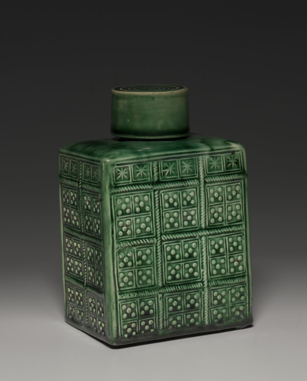 Tea Caddy med lokk, Staffordshire Factory, ca. 1750-1800 av English School