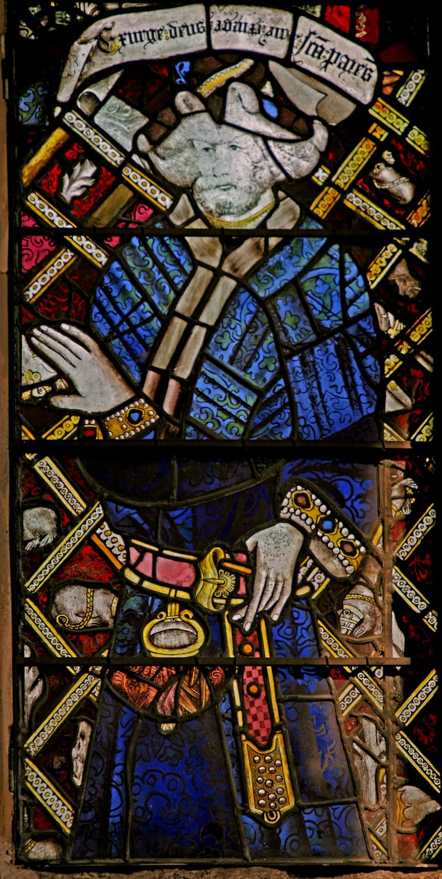 Østvinduet (Ew) som viser en profet (sammensatt figur) med juveler av innfelt farget glass av English School