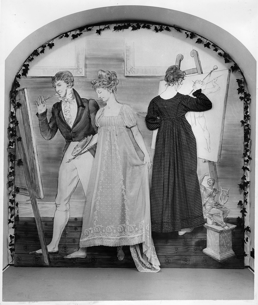 The Painting Lesson, en del av en visning på Fashion Museum med to dagskjoler, tidlig på 1800-tallet (bomull) av English School