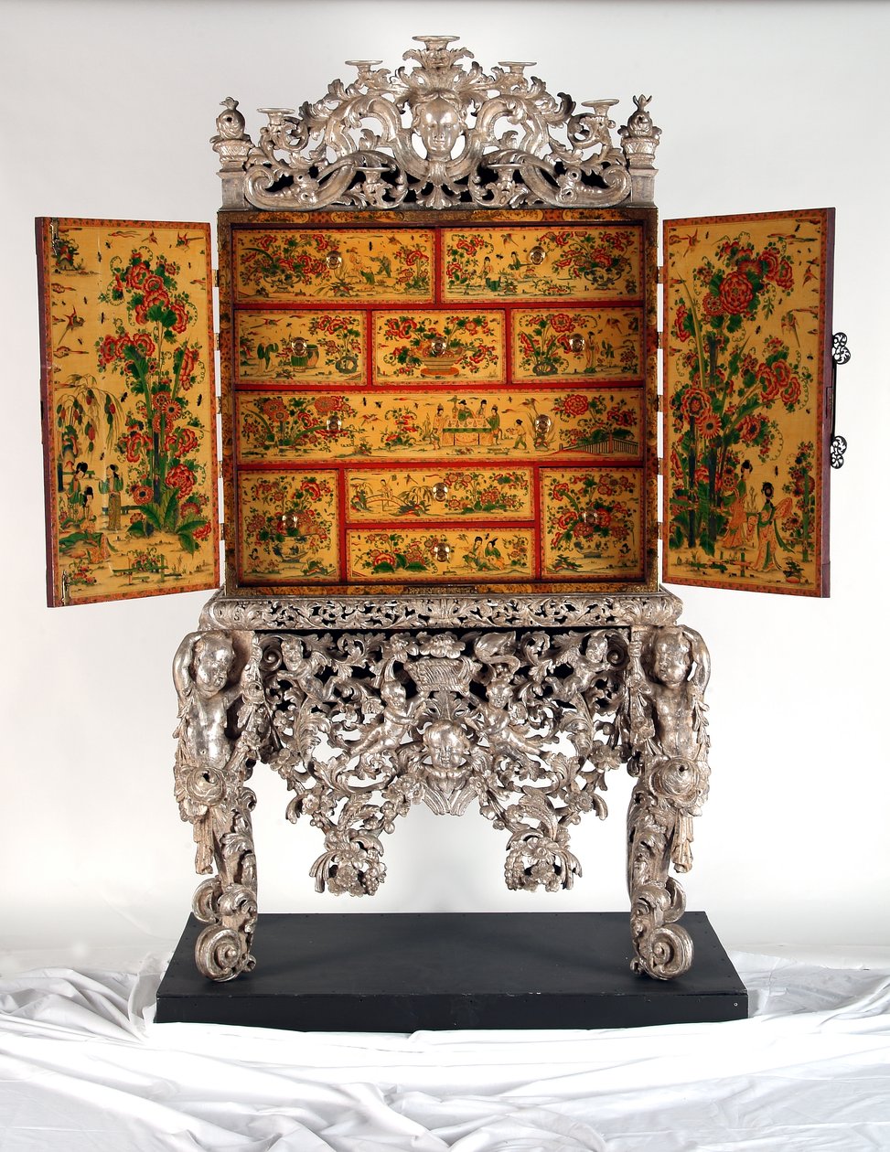 The Witcombe Cabinet, ca. 1697 (japannert og forsølvet tre) av English School