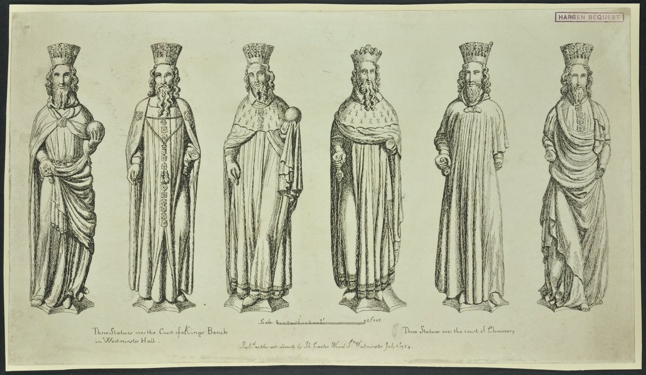 Tre statuer over Court of King
