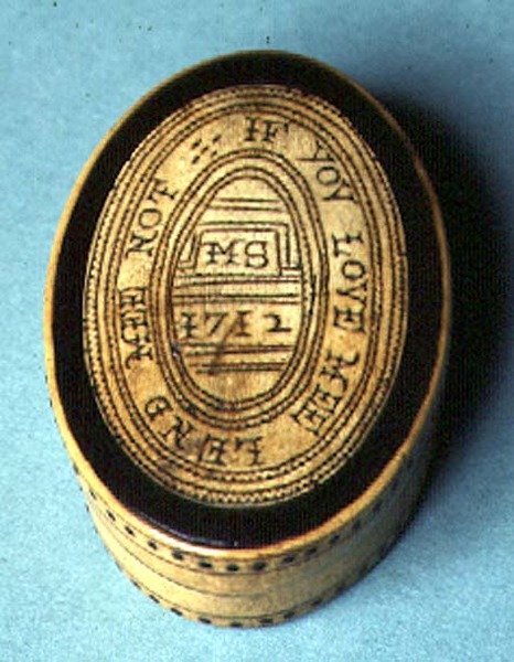 Tobakksboks, 1712 (tre) av English School