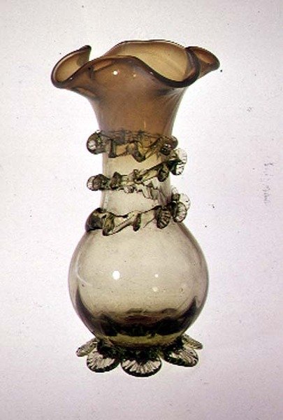 Vase med påført og knipet dekor, sent på 1800-tallet (vaselinglass) av English School