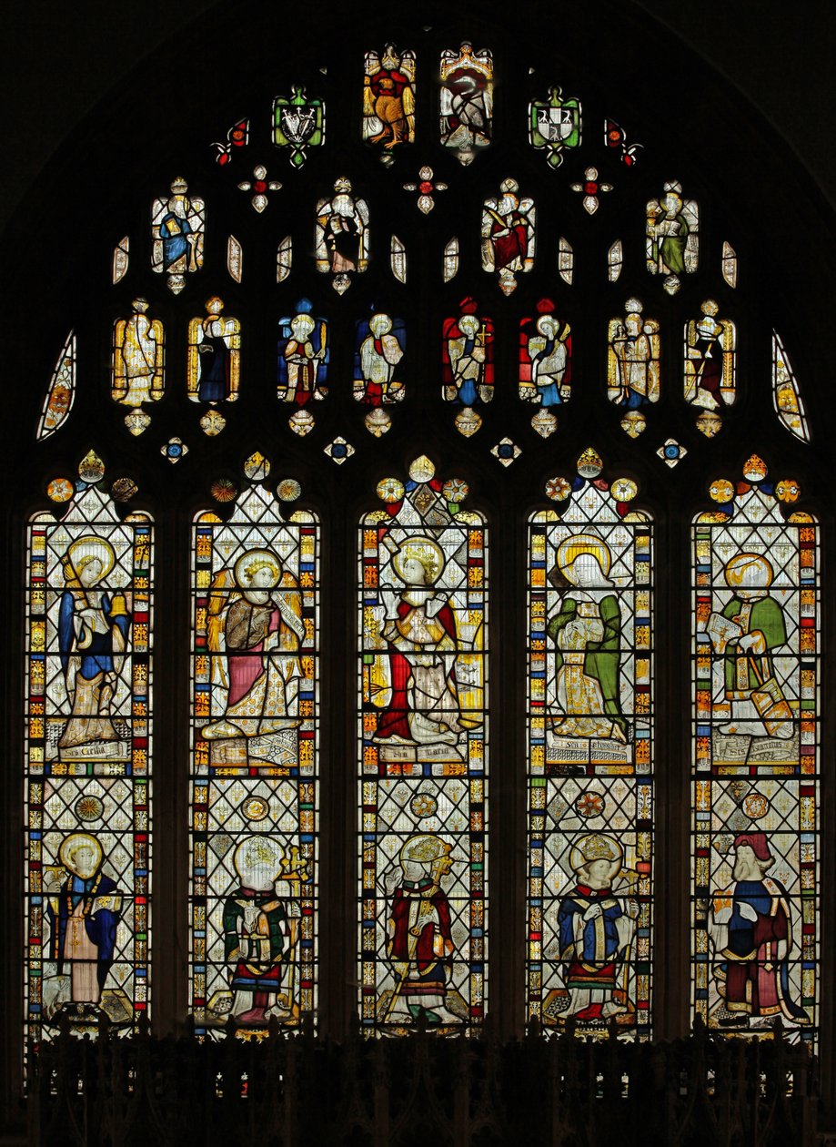 Window Ew som viser Somerset-glass fra ca. 1450 i østvinduet med ti fine helgenfigurer av English School
