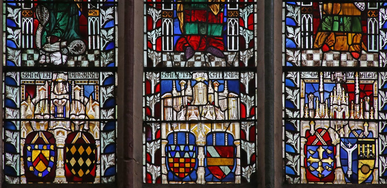 Window Ew som viser våpenskjold av English School