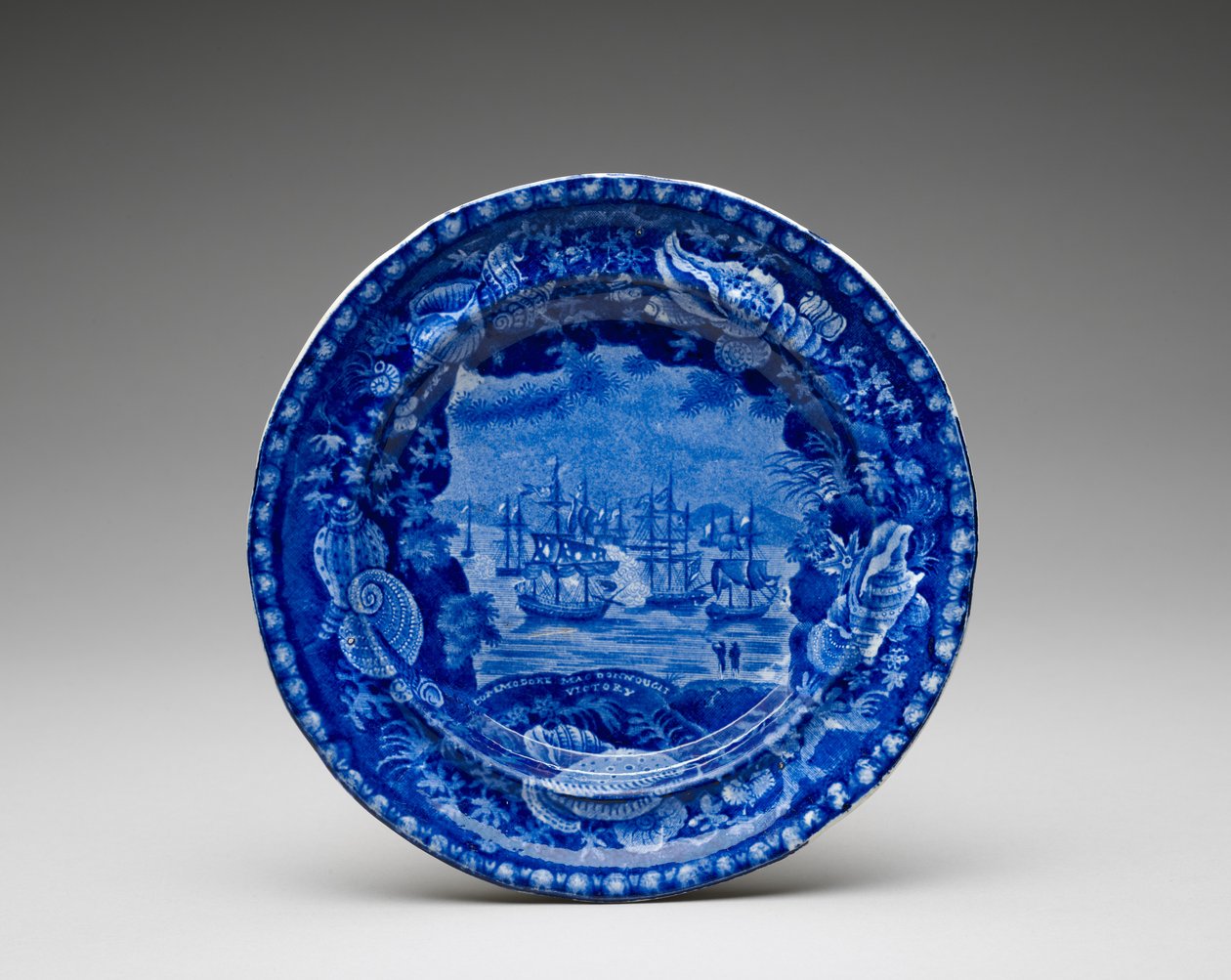 Plate, c. 1818-1846 (blyglasert keramikk med overføringstrykk) av Enoch Wood and Sons