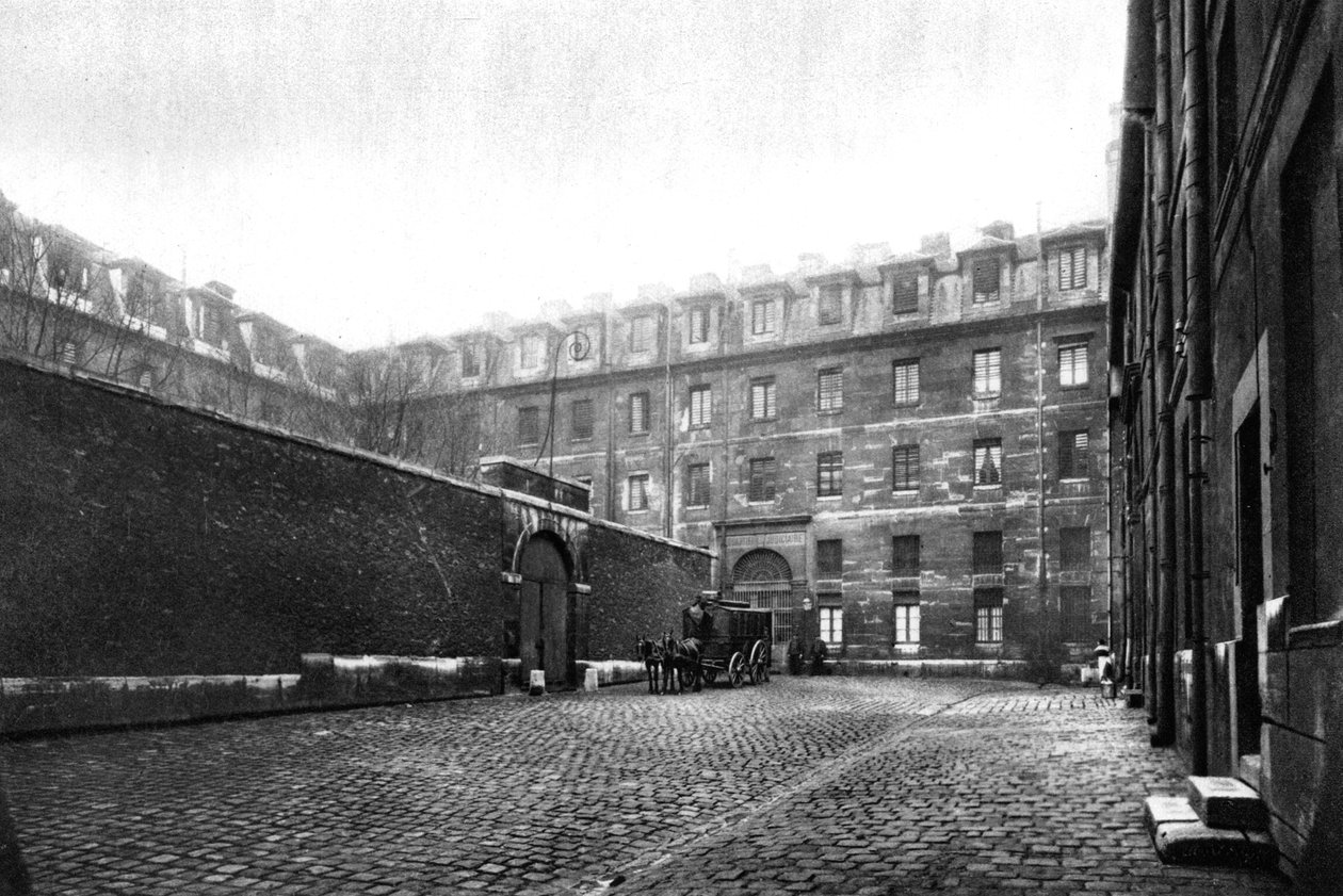 Gårdsplassen til Saint Lazare kvinnefengsel, Paris, 1931. av Ernest Flammarion