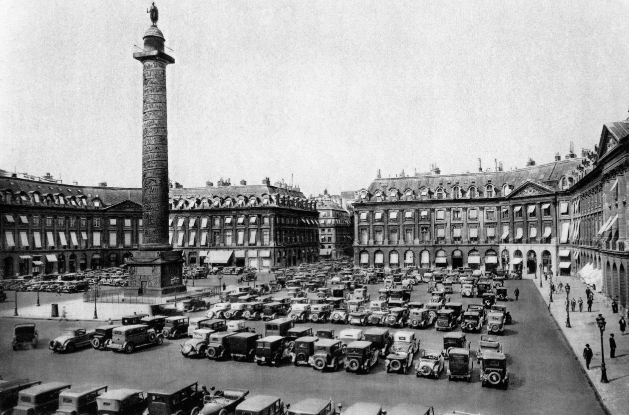 Place Vendome og søylen reist til Napoleons seire, Paris, 1931 av Ernest Flammarion