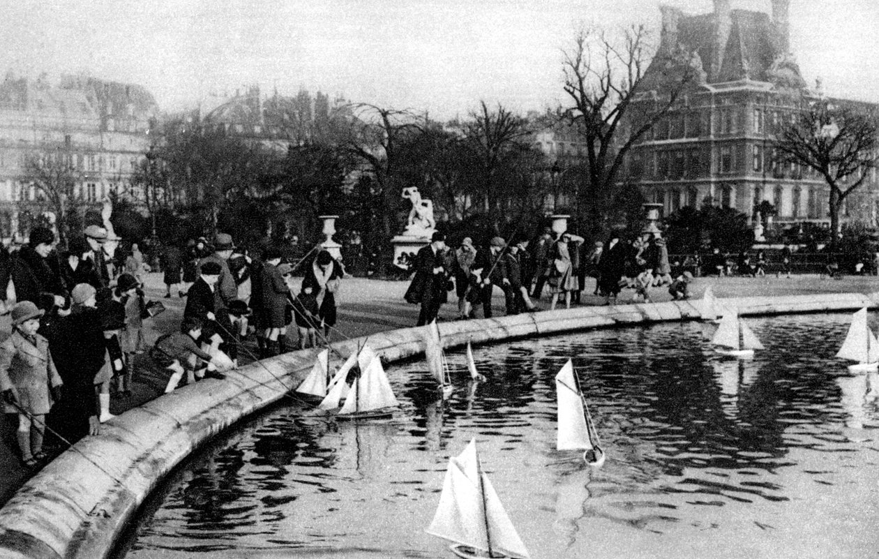 Lekebåter ved Tuileries Gardens, Paris, 1931. av Ernest Flammarion