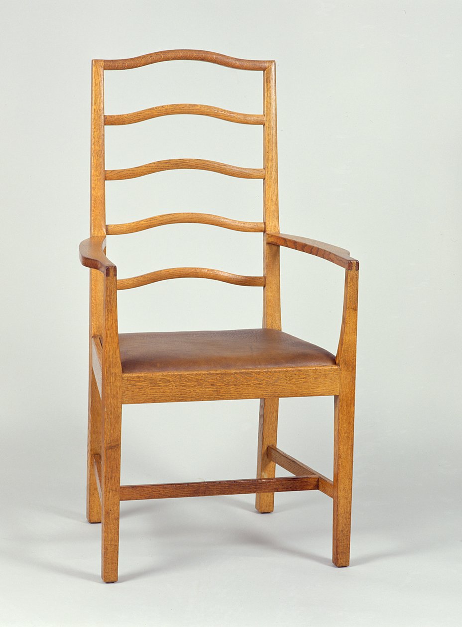 Lenestol, utformet i 1903, laget i Peter Waals verksted, 1923 (eik) av Ernest William Gimson