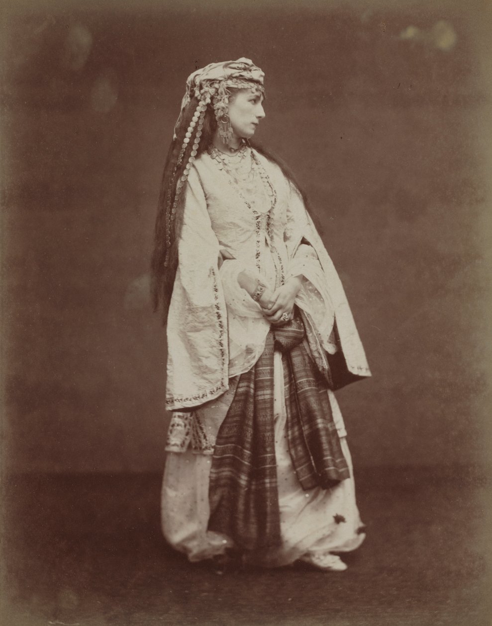Sarah Bernhardt i Zaire av Voltaire, 1874. av Etienne Carjat
