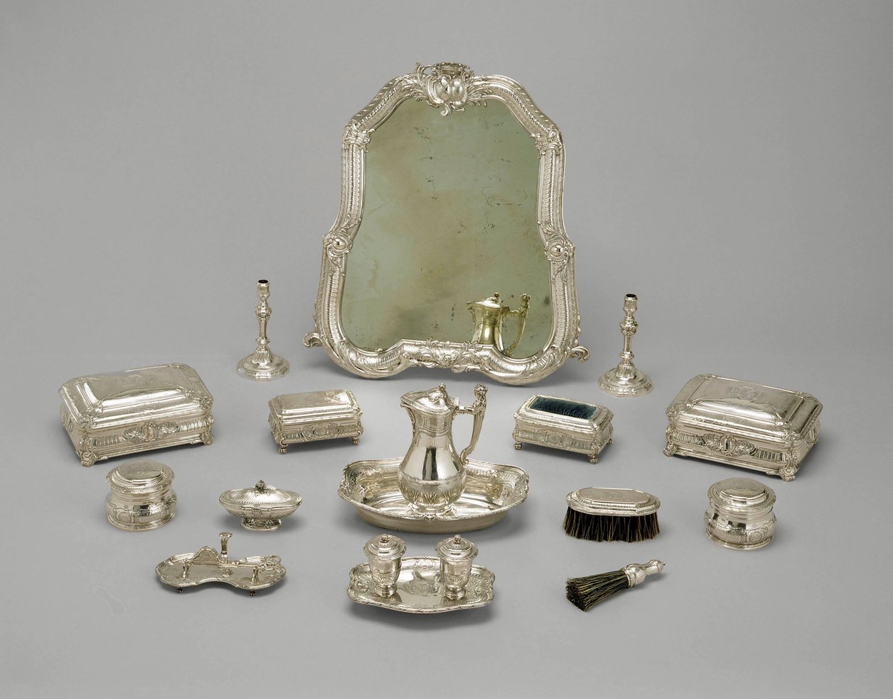 Toalettservice, 1738-39 (sølv) av Etienne Pollet