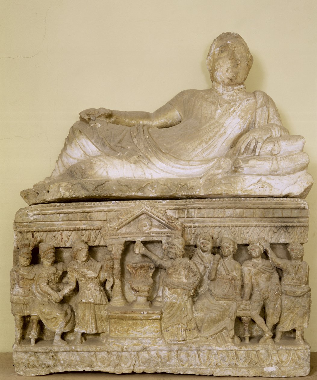 Cinerary urne (alabast) av Etruscan