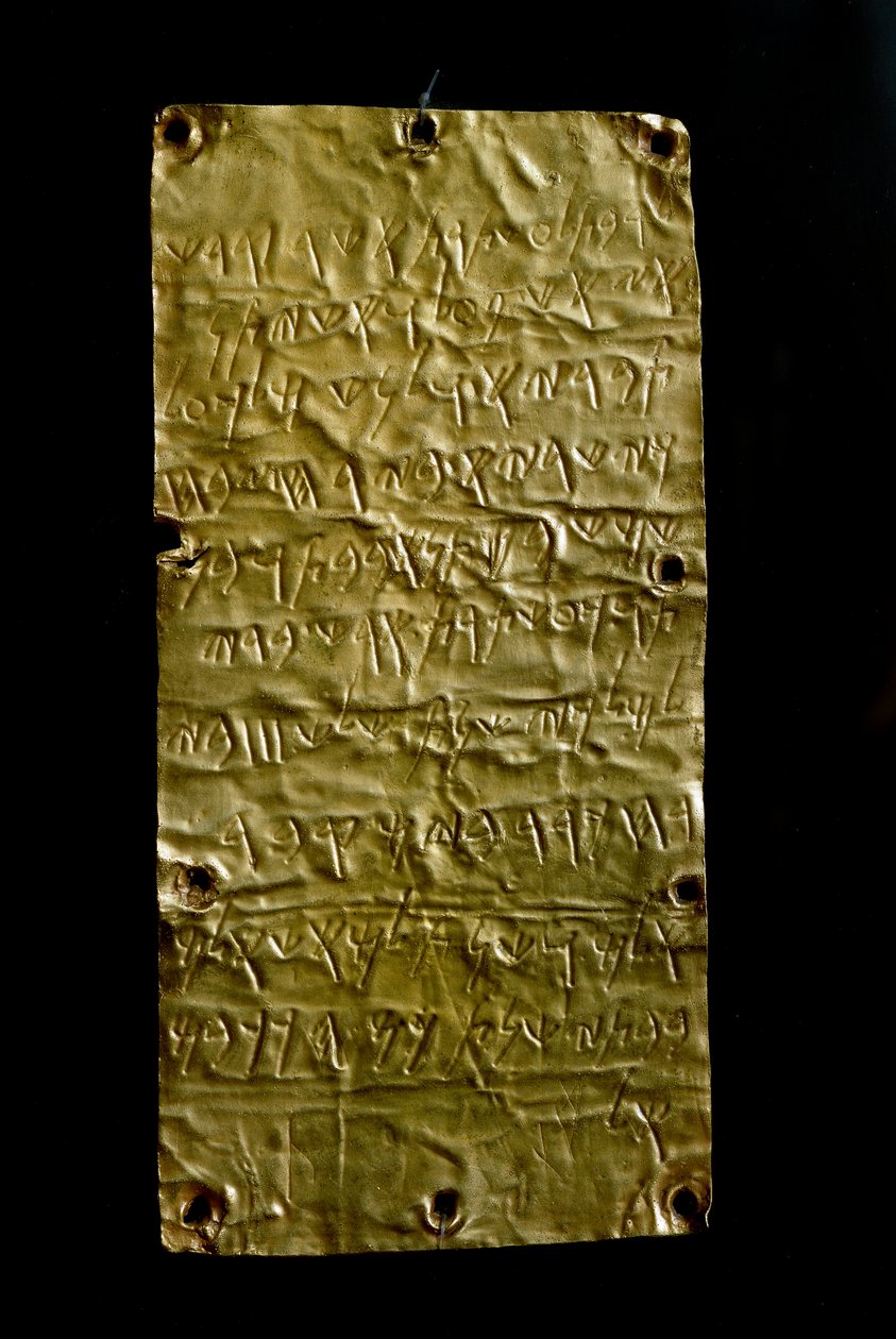 Antik etruskisk: tabletter (lameller) av Pyrgi i gull gravert med fønikiske inskripsjoner dedikert til gudinnen Astarte. Slutt 6.-begynnelsen 5. århundre f.Kr. Dim. 19,3 cm Roma, Museo Nazionale di Villa Giulia av Etruscan